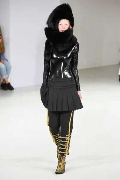 Look 11